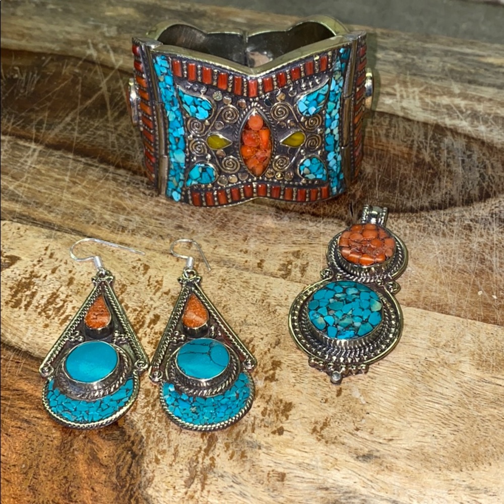 Three piece set! Fashion Jewelry